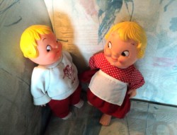 10'' BLONDE / BRUNETTE HAIR CAMPBELL SOUP BOY, GIRL DOLLS, RED/WHITE OUTFITS choice
